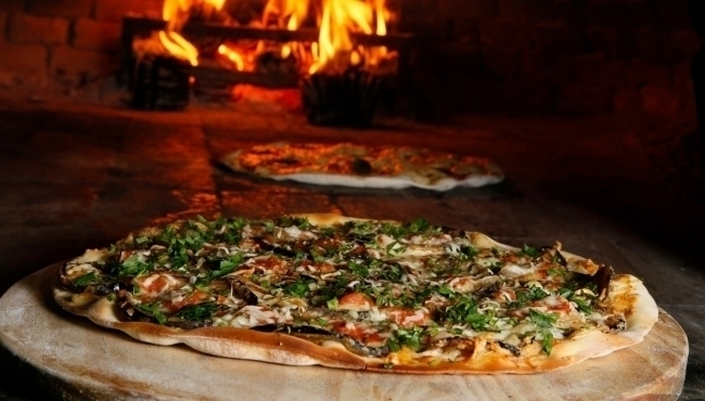 Sapore Spaziale | Menu Pizza con Antipasto per Due